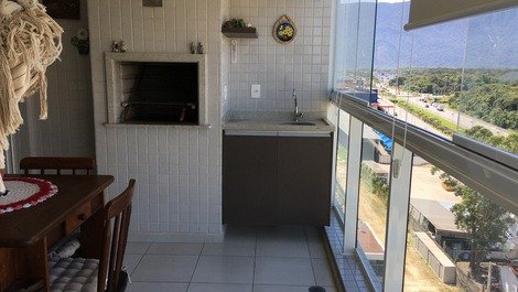 Apartamento alto padrão frente mar Sacada c/ vista esplendida