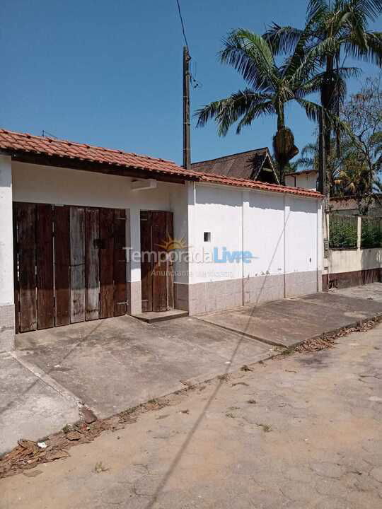 Casa para alquiler de vacaciones em Caraguatatuba (Massaguaçu)