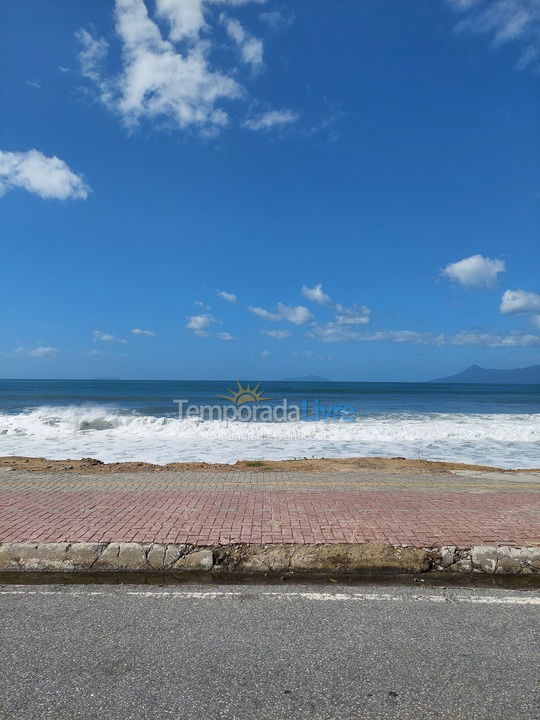 Casa para aluguel de temporada em Caraguatatuba (Massaguaçu)