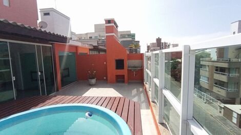 Duplex penthouse with 5 bedrooms for 10 people close to Praia de...