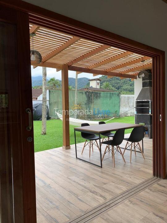 Casa para aluguel de temporada em Ubatuba (Horto Florestal)