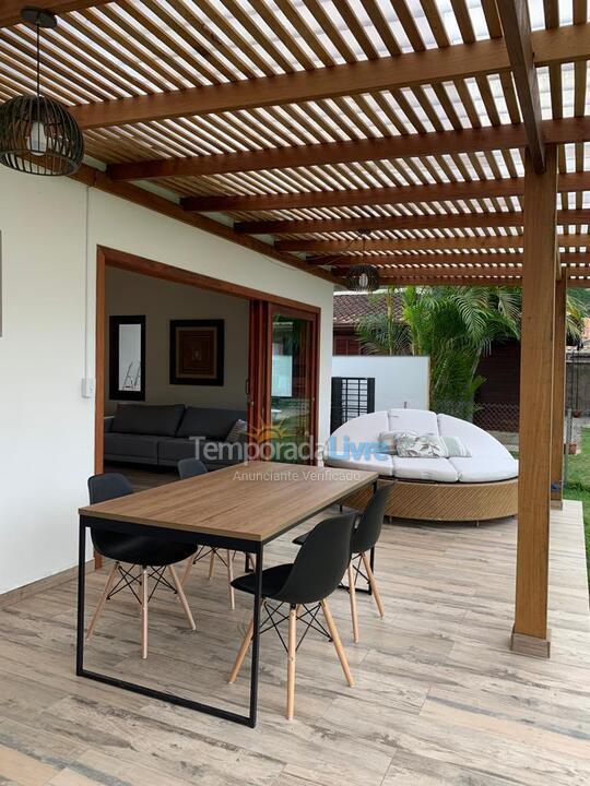 Casa para aluguel de temporada em Ubatuba (Horto Florestal)