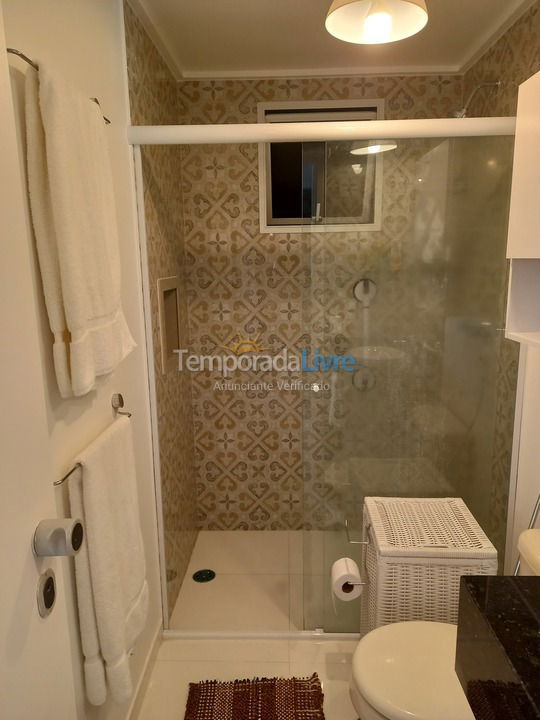 Apartamento para aluguel de temporada em Guarujá (Pitangueiras)