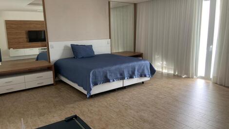 CASA DE ALTO PADRÃO 5 SUÍTES EM GUARAJUBA 40 METROS DA PRAIA