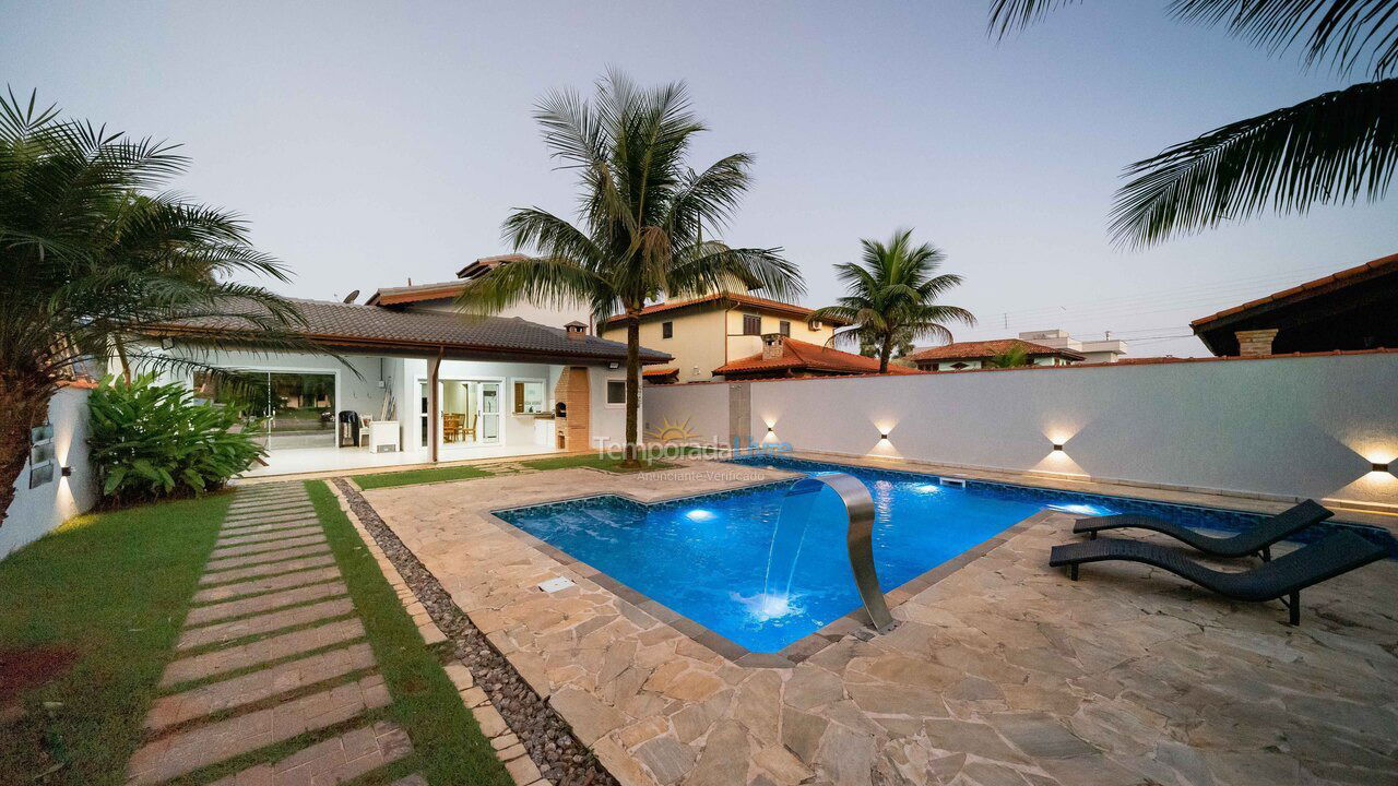 Casa para alquiler de vacaciones em Bertioga (Condominio Morada da Praia)