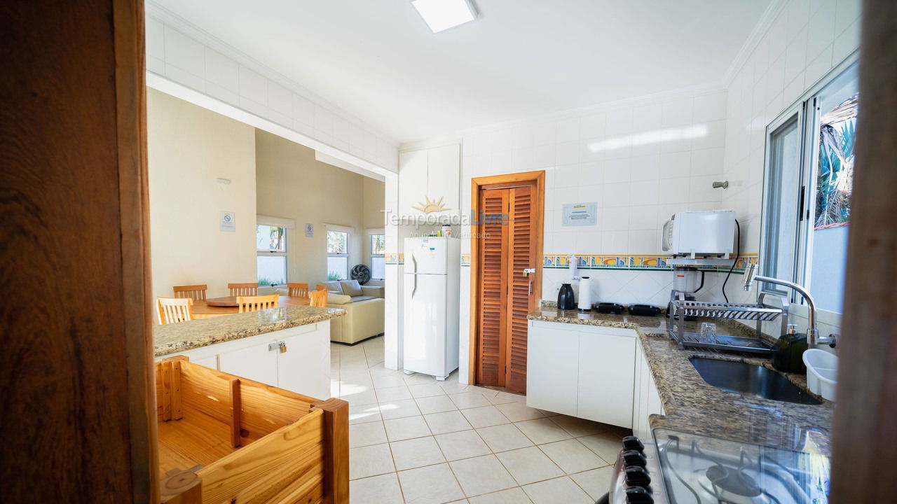 Casa para alquiler de vacaciones em Bertioga (Condominio Morada da Praia)