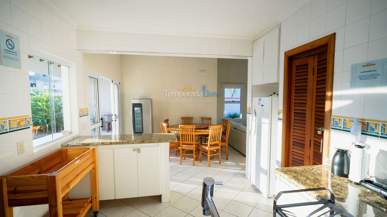 Casa para alquiler de vacaciones em Bertioga (Condominio Morada da Praia)