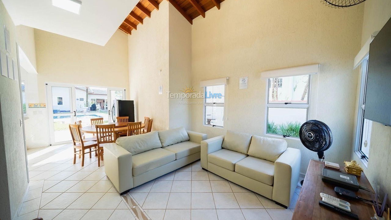 Casa para alquiler de vacaciones em Bertioga (Condominio Morada da Praia)