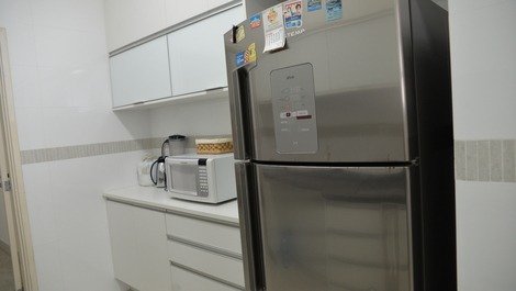 Refrigerador e microondas