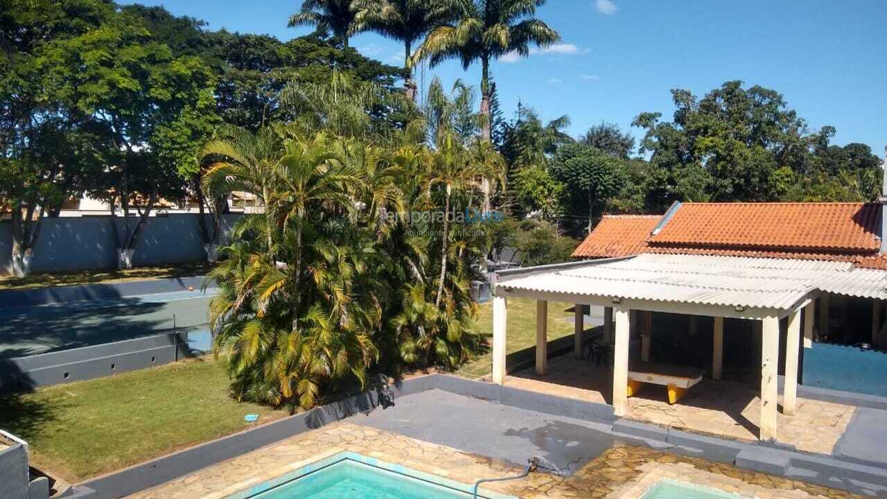 Chácara / sítio para aluguel de temporada em Aparecida de Goiânia (Jardim Paraíso)