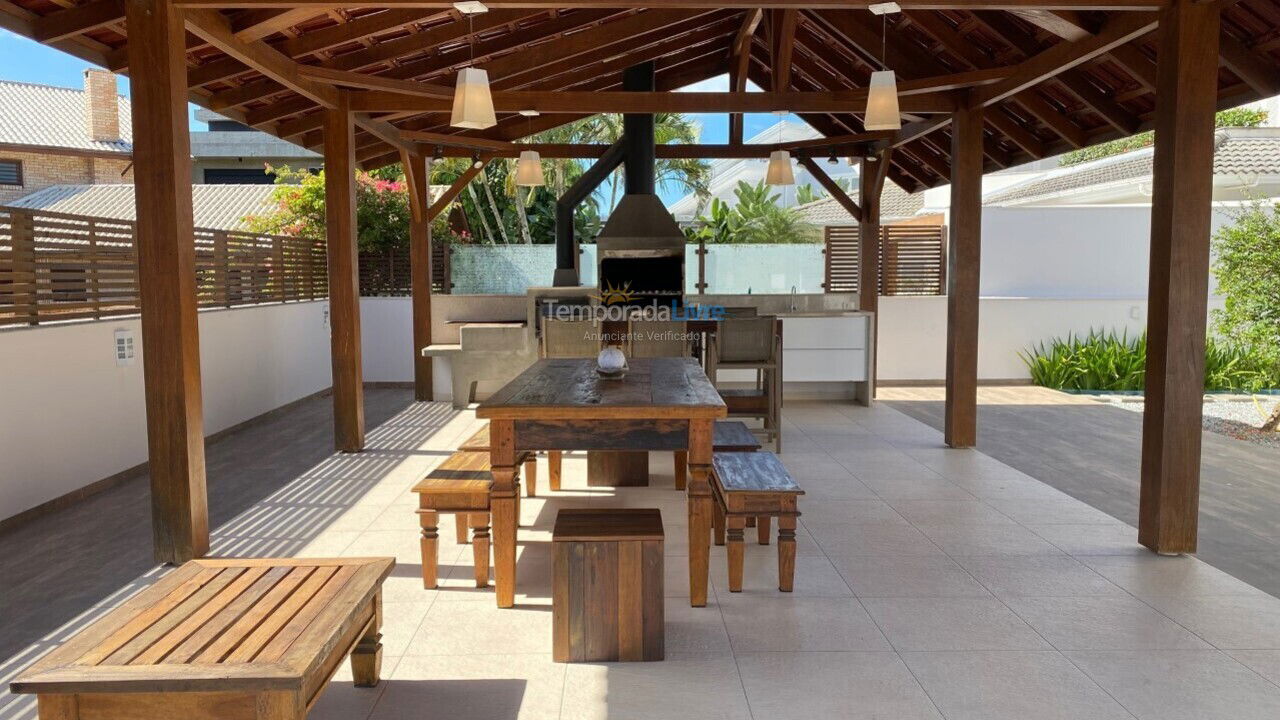 Casa para alquiler de vacaciones em Florianopolis (Jurerê Internacional)