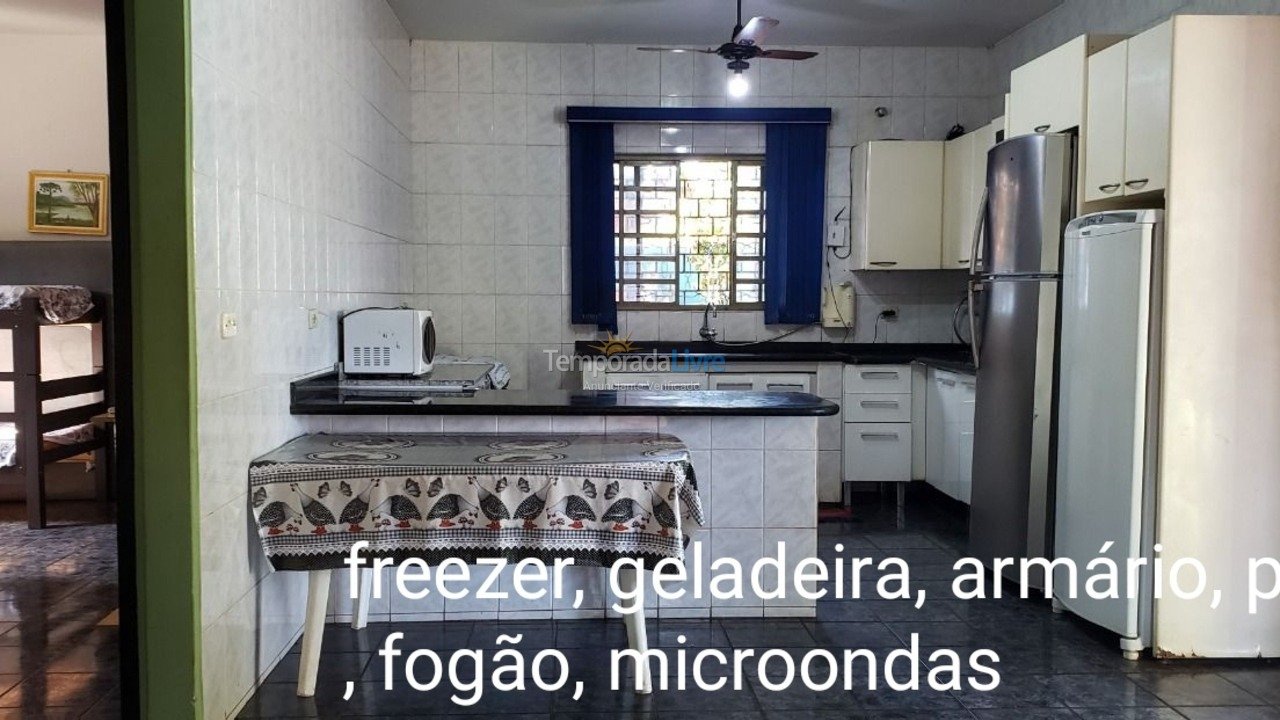 Chácara / sítio para aluguel de temporada em Sertanópolis (Rua Piapara Chácara 5 Loteamento Itapuã)