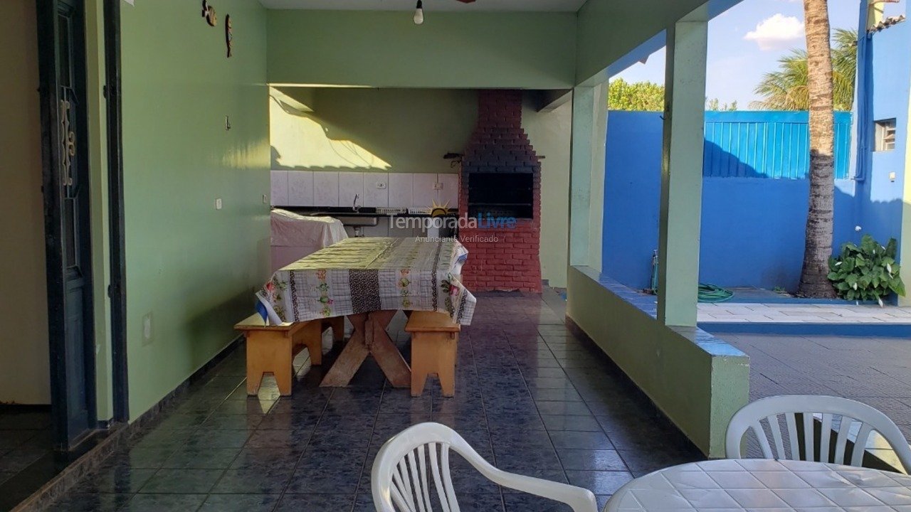 Granja para alquiler de vacaciones em Sertanópolis (Rua Piapara Chácara 5 Loteamento Itapuã)