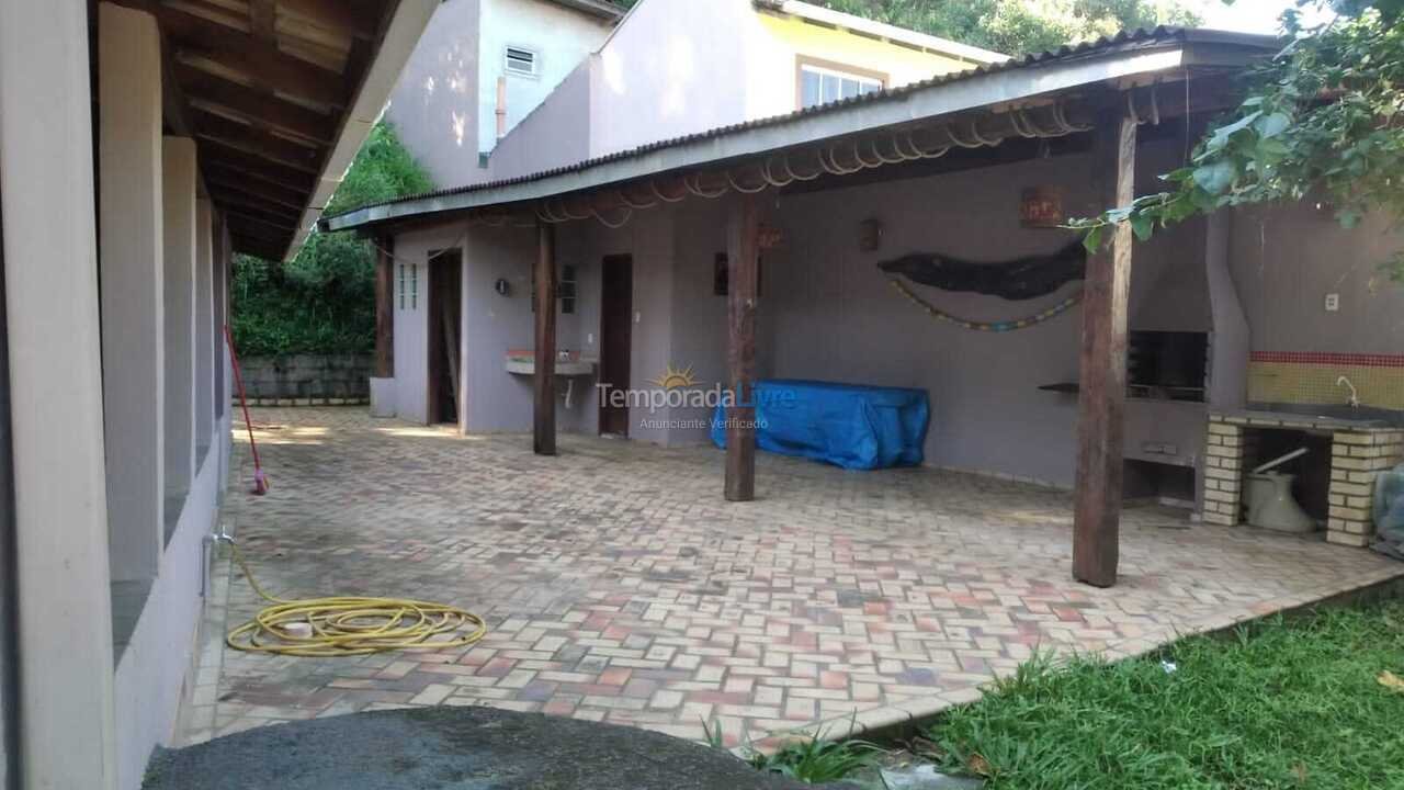 Casa para aluguel de temporada em Porto Belo (Centro)