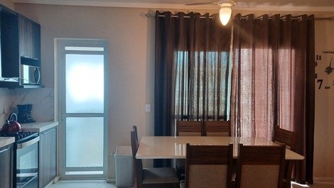 Apartamento confortavel em Canasvieiras para 6 personas