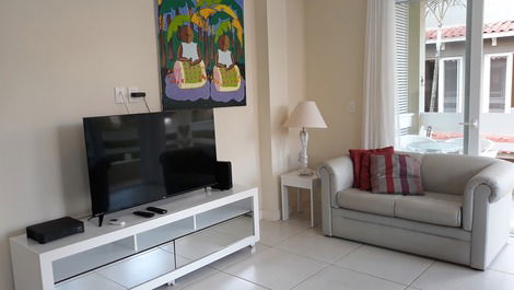 Sala estar com smart tv