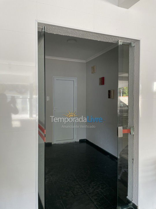 Apartamento para aluguel de temporada em Guarujá (Enseada)