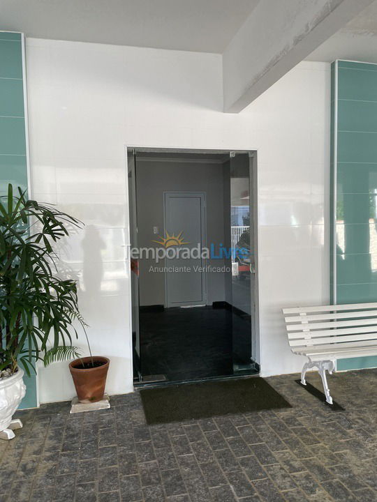 Apartamento para aluguel de temporada em Guarujá (Enseada)