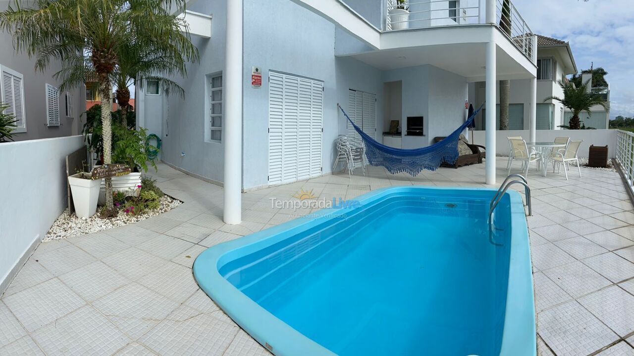 House for vacation rental in São Francisco do Sul (Enseada)