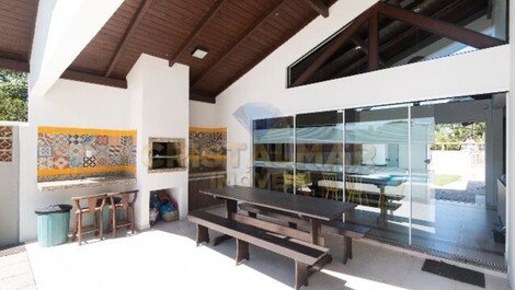 HOUSE WITH POOL AND 4 SUITES IN MARISCAL