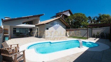 HOUSE WITH POOL AND 4 SUITES IN MARISCAL