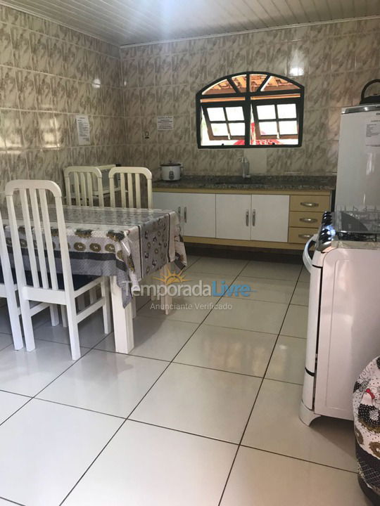 Casa para aluguel de temporada em Santo Antônio do Pinhal (Rio Preto)
