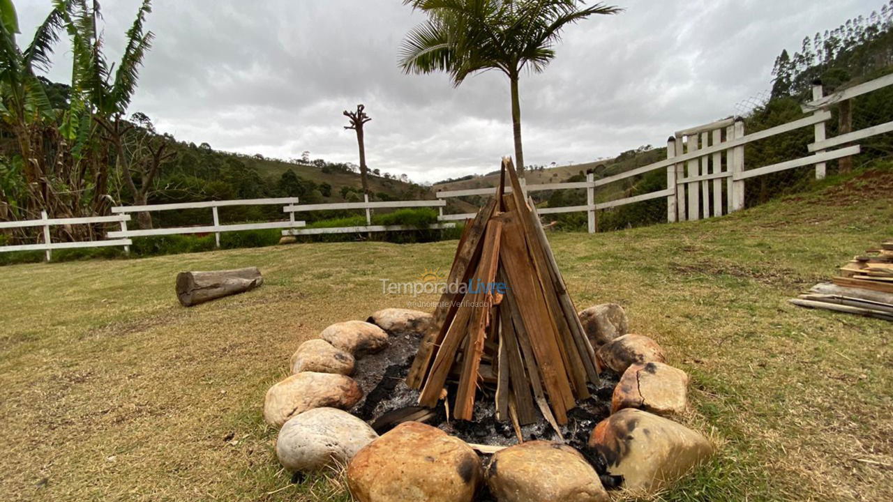 Casa para aluguel de temporada em Santo Antônio do Pinhal (Rio Preto)