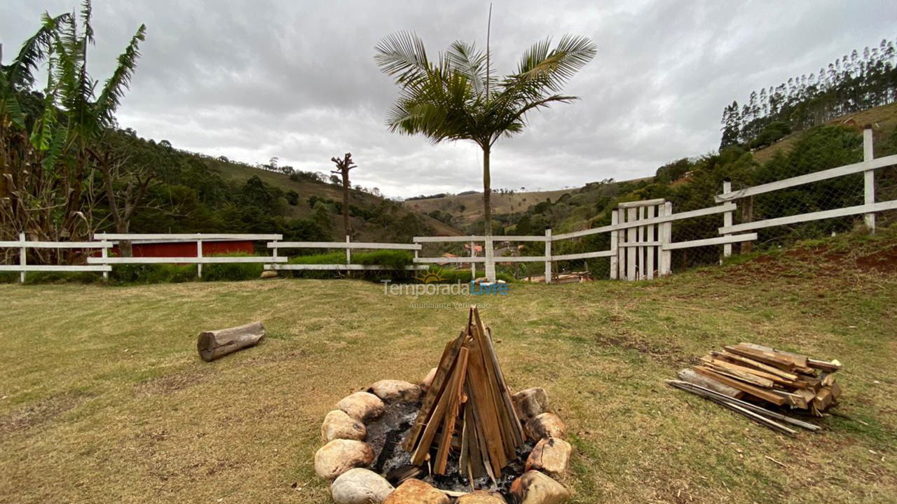 Casa para aluguel de temporada em Santo Antônio do Pinhal (Rio Preto)