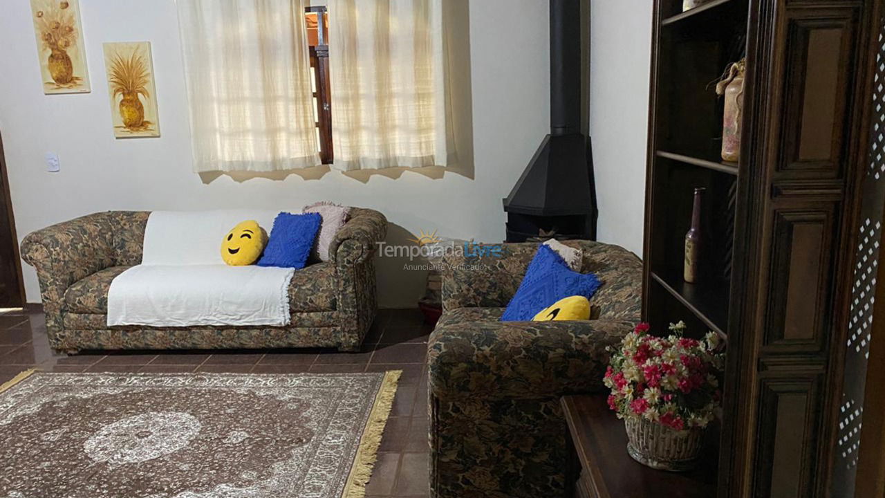 Casa para aluguel de temporada em Santo Antônio do Pinhal (Rio Preto)