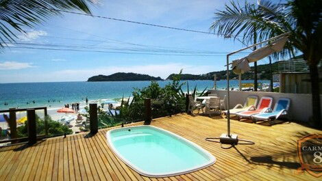 CERFECT HOME, OCEAN FRONT WITH 5 BEDROOMS IN THE CENTER OF BOMBINHAS BEACH
