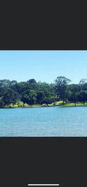 Casa de campo na beira do Lago com Piscina