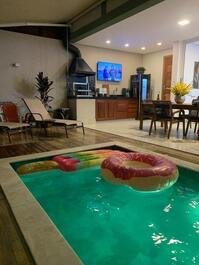 Casa TOP com piscina aquecida e serviço de praia em Juquehy