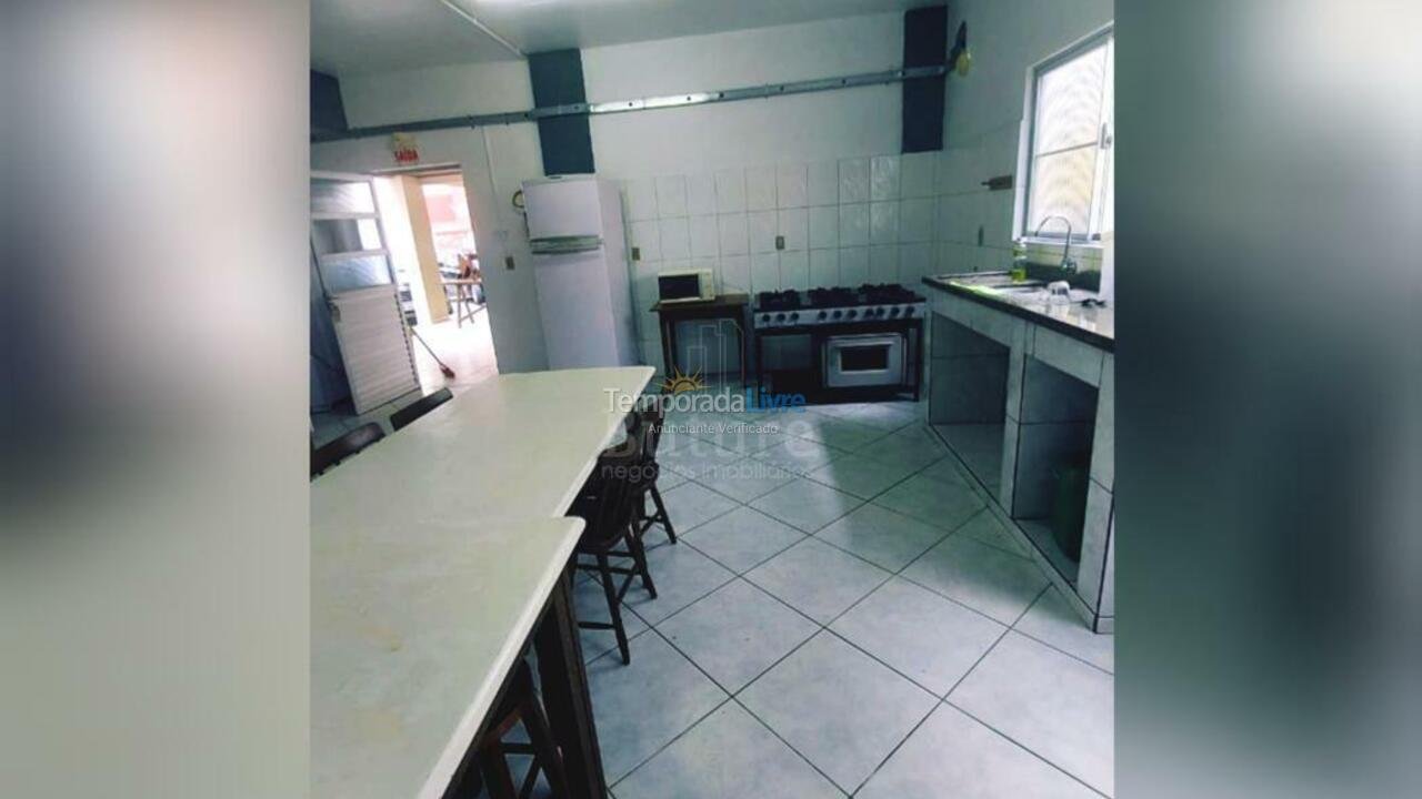 Apartamento para aluguel de temporada em Itapema (Andorinha)