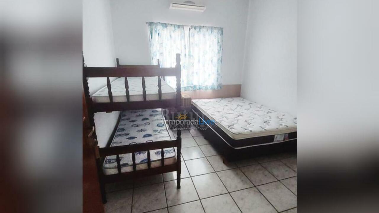 Apartment for vacation rental in Itapema (Andorinha)