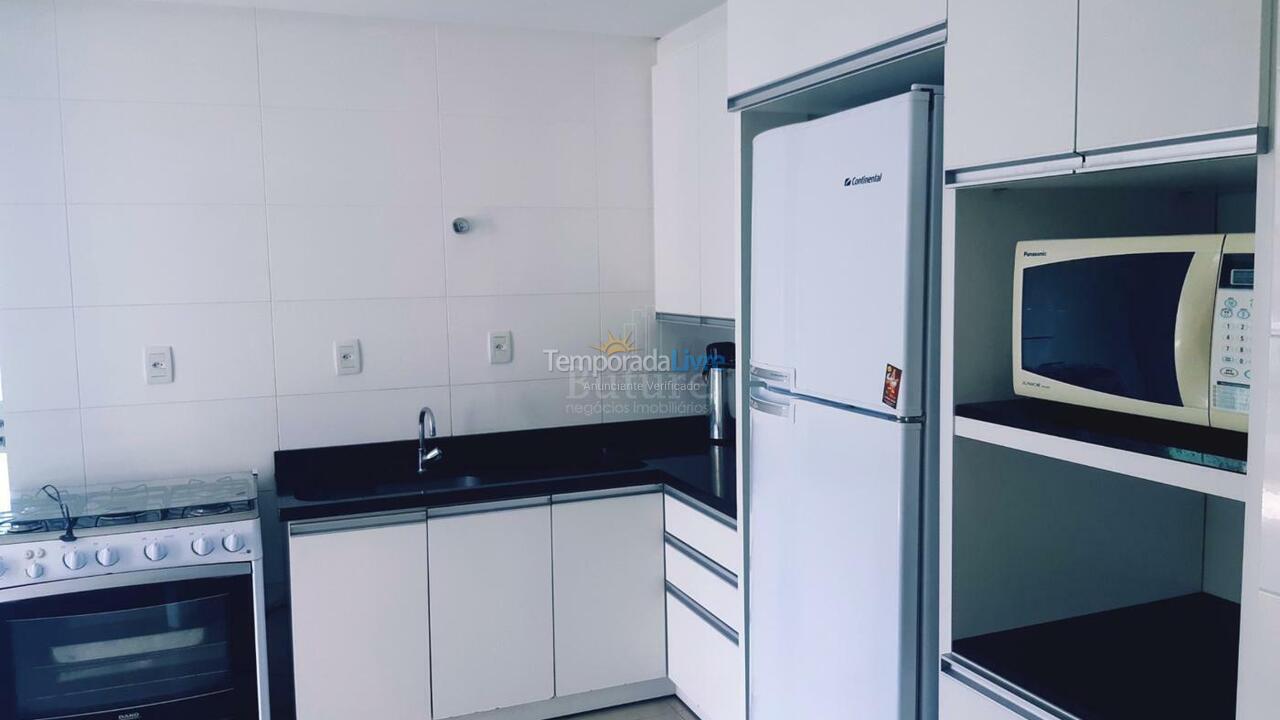 Apartamento para aluguel de temporada em Itapema (Meia Praia)