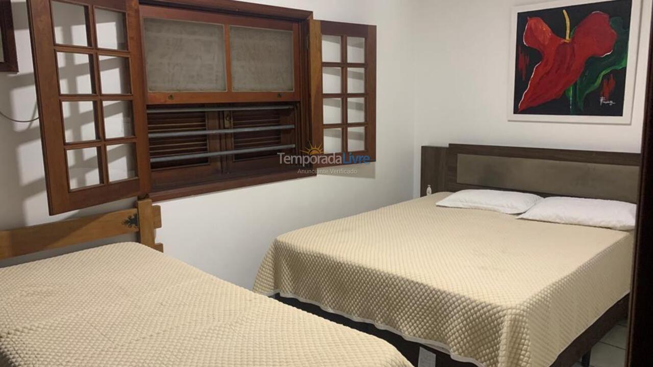Casa para aluguel de temporada em Ubatuba (Lazaro)