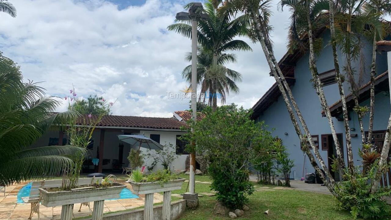 Casa para aluguel de temporada em Ubatuba (Lazaro)