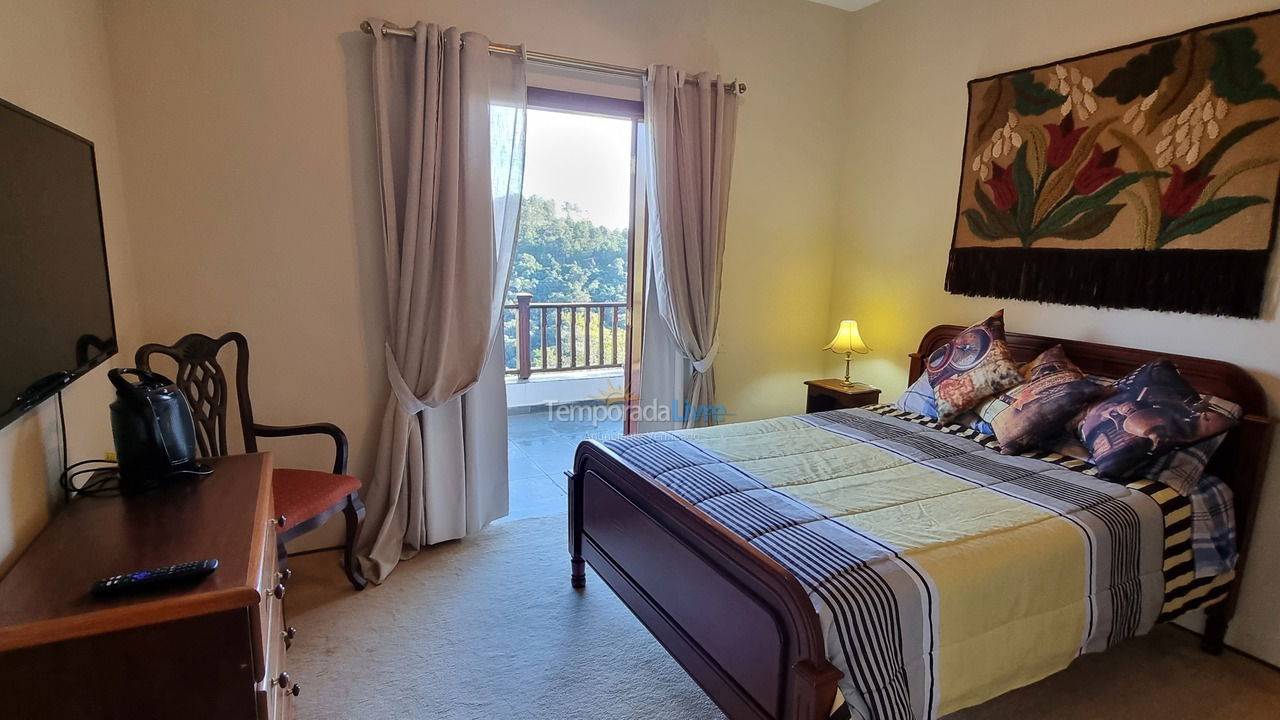 Apartment for vacation rental in Campos do Jordão (Alto do Capivari)