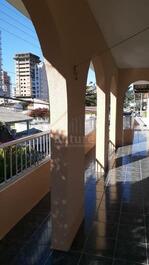 HERMOSA Y AMPLIA CASA