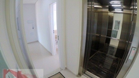 Excelente apartamento amplo e novo com 3 ar condic no centro de Bombas