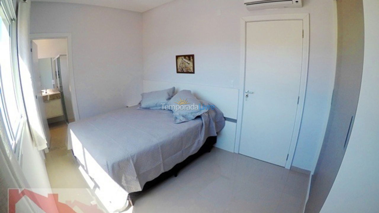 Apartment for vacation rental in Bombinhas (Praia de Bombas)