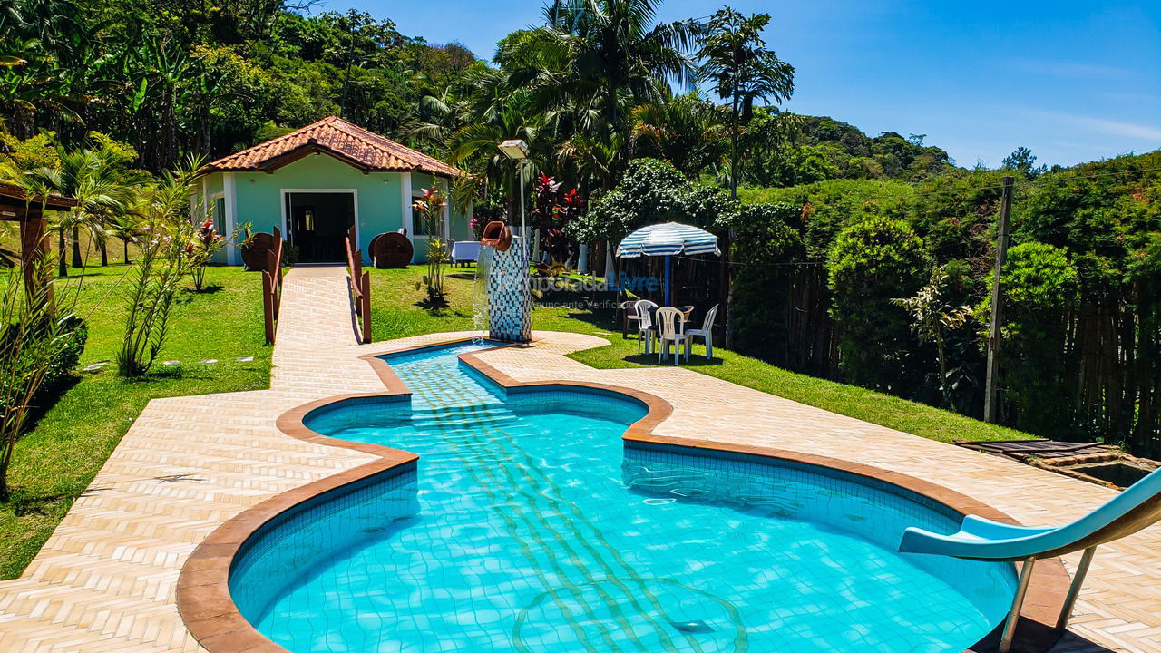 Granja para alquiler de vacaciones em Juquitiba (Piscina Guitarra 30 Metros da Rodovia Festas E Temporada)