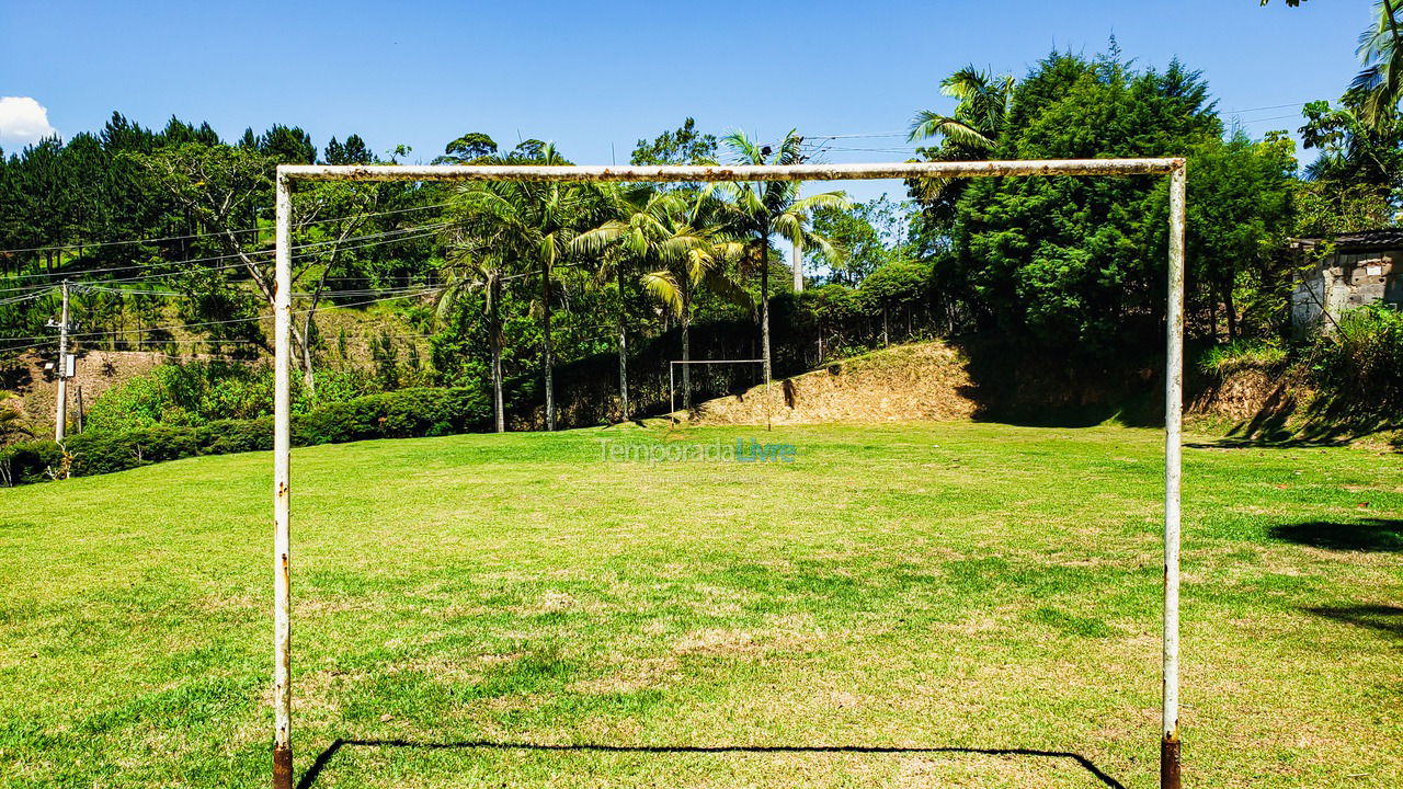 Granja para alquiler de vacaciones em Juquitiba (Piscina Guitarra 30 Metros da Rodovia Festas E Temporada)