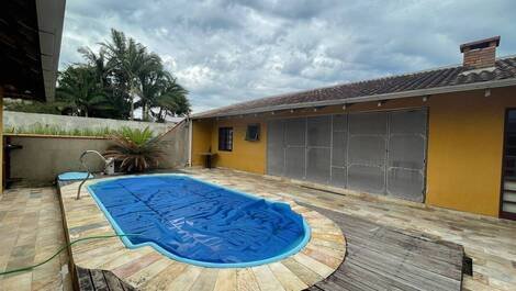 House with Pool for 08 people 120 meters from the beach!