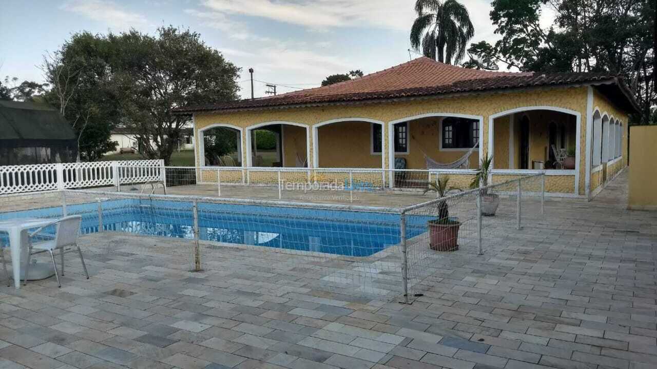 Granja para alquiler de vacaciones em Mogi das Cruzes (Biritiba Ussu)
