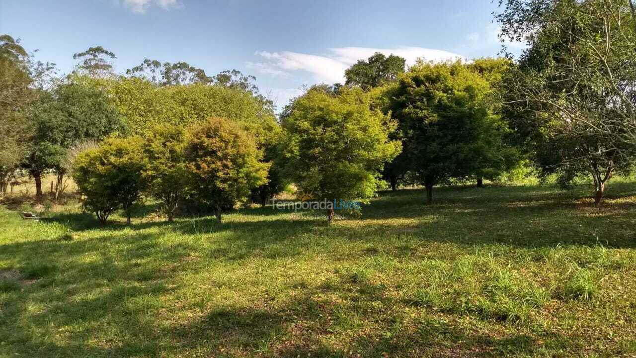 Granja para alquiler de vacaciones em Mogi das Cruzes (Biritiba Ussu)