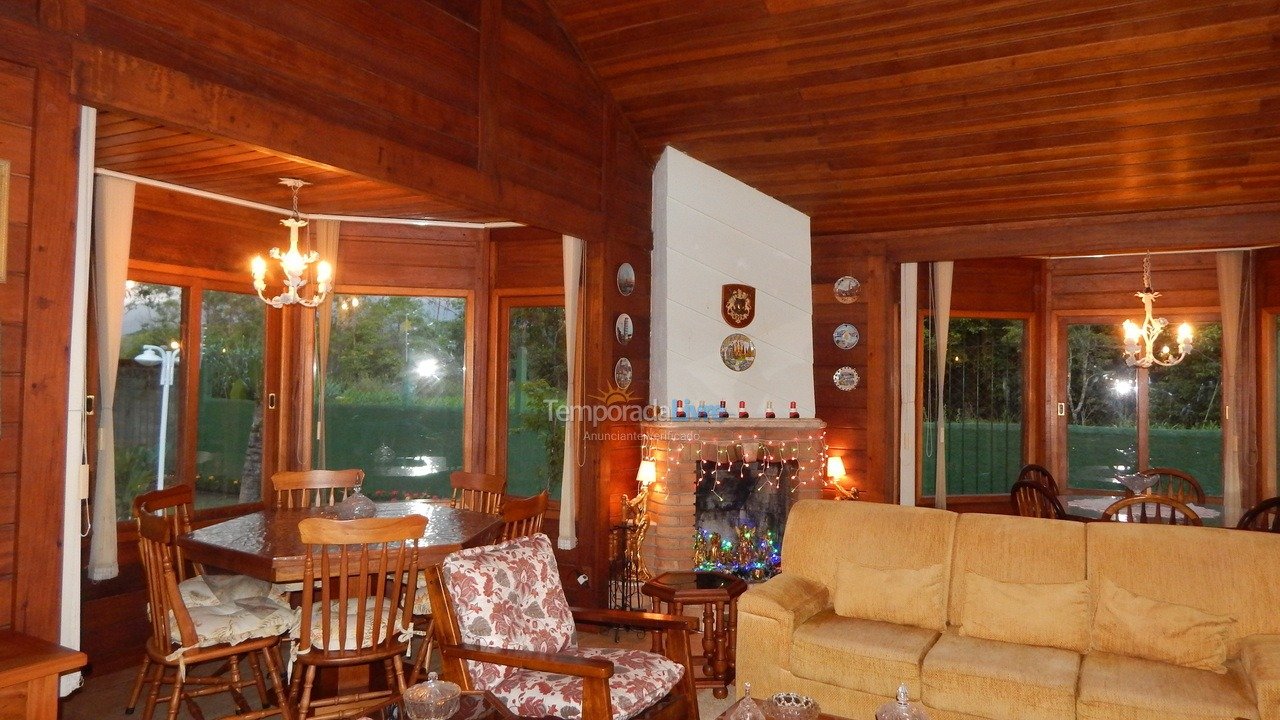 House for vacation rental in Itatiaia (Jardim das Rosas Penedo)