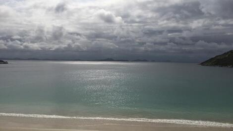 Prainha em dia nublado