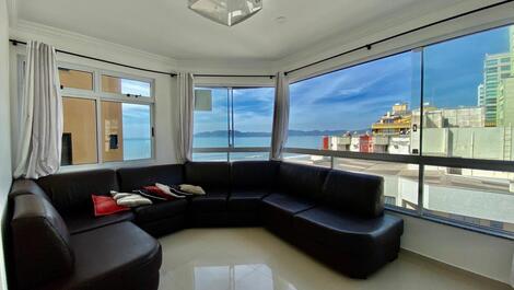 Large apartment in front of the sea in paradise !!