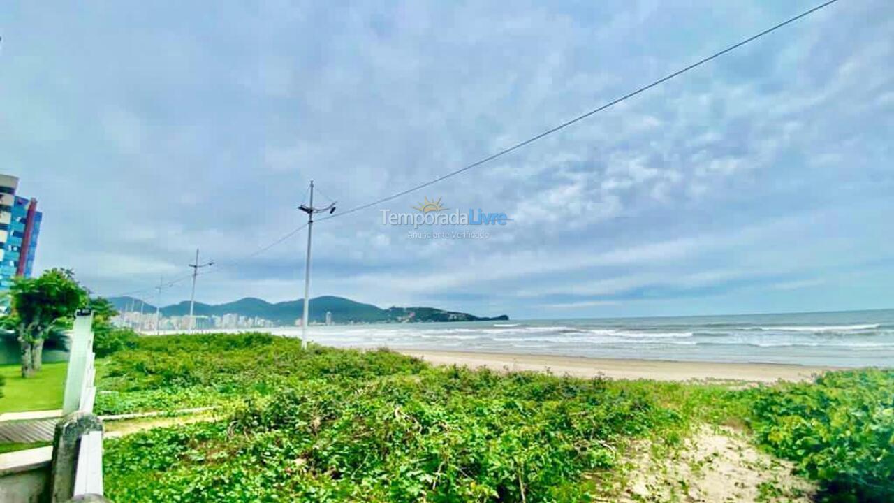 Casa para aluguel de temporada em Itapema (Estreito)
